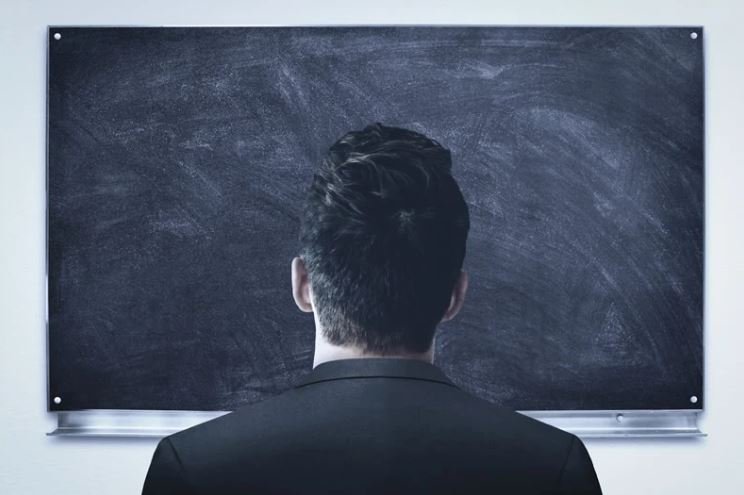 Elevii victime ale violenței domestice s-ar putea transfera peste numărul maxim de copii și fără aprobarea inspectoratului