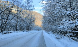 A nins la Cluj! Cum se circulă pe drumurile din județ / Zăpadă de 50 cm pe un drum