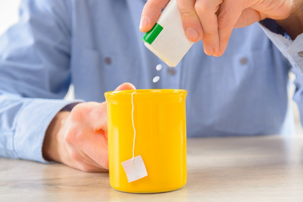 Un popular îndulcitor artificial, asociat cu rate mari de infarct și AVC - studiu