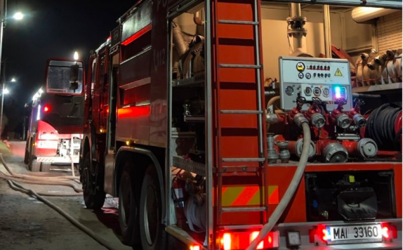 Incendiu într-un apartament din Iris. Vecinii s-au autoevacuat/ Bărbat cu arsuri, scos din locuință și resuscitat