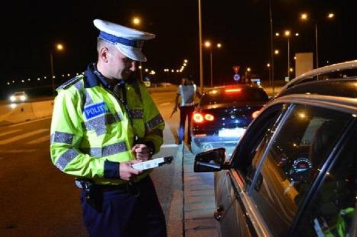 Clujean prins la volan mort de beat și fără permis de conducere. Polițiștii l-au reținut la timp înainte să provoace un accident