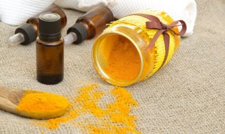 Mască facială cu turmeric: perfectă pentru un ten cu probleme