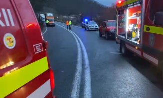 Accident GRAV pe Cluj-Oradea. O persoană resuscitată și mai mulți răniți/ Două persoane au murit