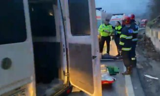 Accident GRAV pe Cluj-Oradea. O persoană resuscitată și mai mulți răniți/ Două persoane au murit
