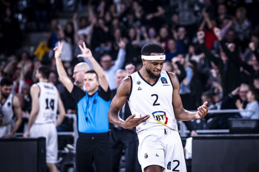 Buzzer beater-ul lui Kasey Shepherd, printre fazele săptămânii în EuroCup