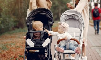 Măsuri pentru creșterea natalității: Vouchere de 1.500 de lei, program flexibil de muncă pentru părinți și carduri de reduceri