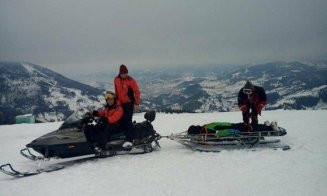 Tânără la un pas de moarte după ce a căzut 100 de metri într-o prăpastie din Munţii Bucegi