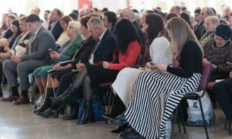S-au reluat congresele Martorilor lui Iehova cu prezență fizică: „Prietenii păcii”, de pe Zoom, din nou la sala de congrese de la Turda