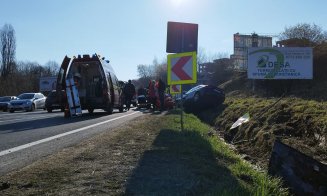 ACCIDENT în Cluj: Cu bolidul pe arătură