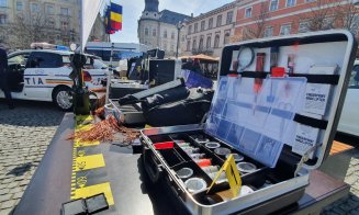 Ziua Poliției Române sărbătorită în centrul Clujului. Atât adulții, cât și copiii, s-au bucurat de expozițiile și demonstrațiile oferite de mascați