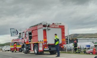 ACCIDENT la ieșirea din Florești spre Gilău. Intervin pompierii și SMURD-ul