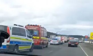 Accident în sensul de la intrarea în Jucu. Descarcerarea și SMURD-ul, la fața locului