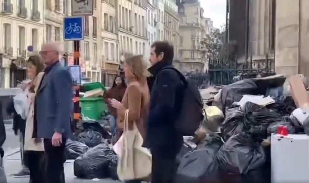 Boc a filmat gunoaiele de pe străzile din Paris: "No, se mai întâmplă și la 'case mari'!"