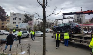 Accident pe Plopilor! Coliziune brutală între două mașini. A fost nevoie de intervenția ISU