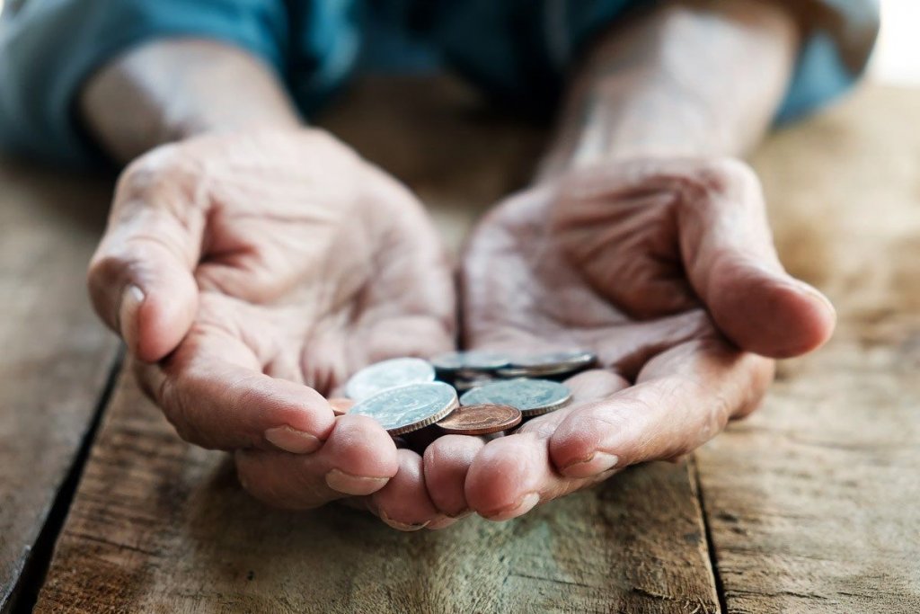 Disprețul unui pensionar de lux reangajat la stat, cu 16.000 de lei lunar în buzunar: „Ce au învățat oamenii cu 1.000 de lei pensie ca să merite mai mult?”