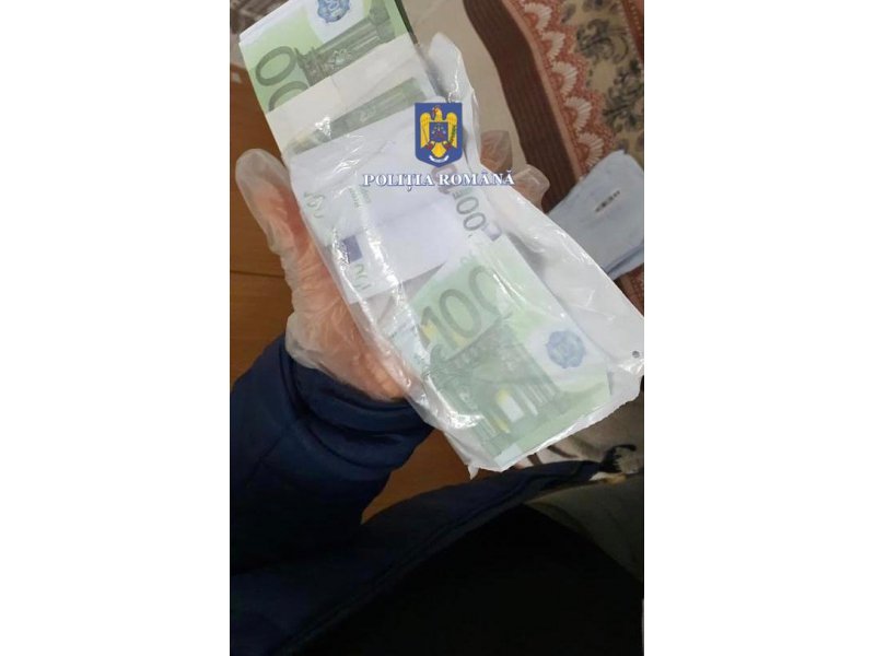 Percheziții în Cluj, București și alte 15 județe! Bancnote false în valoare de peste 150.000 de euro, confiscate de poliție