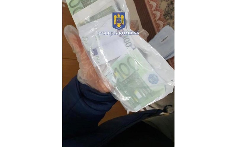 Percheziții în Cluj, București și alte 15 județe! Bancnote false în valoare de peste 150.000 de euro, confiscate de poliție