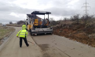 Lucrări pe un drum județean din Cluj! Se vor termina cu turnarea asfaltului