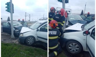 ACCIDENT cu trei mașini în Cluj. Două femei și un bărbat, transportați la spital