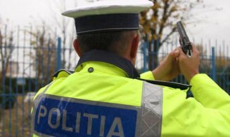 Urmărire cu focuri de armă la Cluj. Tânăr, căutat de polițiști prin pădure