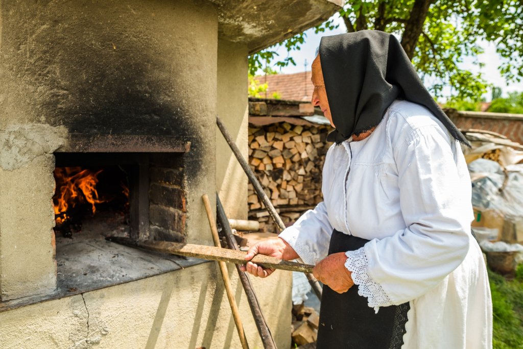 Săptămâna Patimilor | Miercurea Mare, ziua în care era pregătită prescura pentru Paști în satele din Cluj