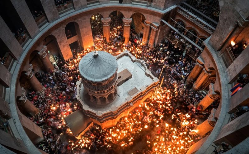 Când și cum va fi adusă în România Sfânta Lumină de la Ierusalim