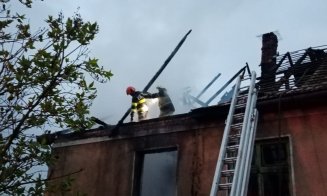 Incendiu Cluj: Casă mistuită de flăcări în a doua zi de Paști/ De la ce a pornit focul