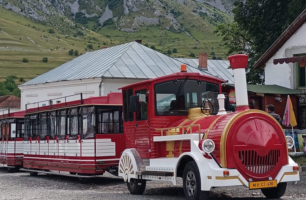 Trenulețul Vesel și-a reluat cursele Turda-Cheile Turzii