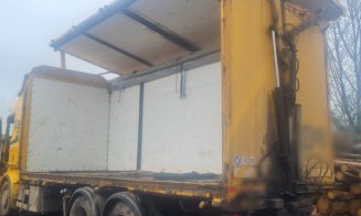 Clujean prins cu un camion plin cu lemne, dar fără acte