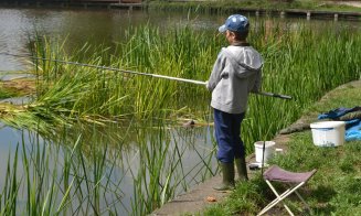 Concurs de pescuit pe lacul I Gheorgheni din Cluj-Napoca, de Ziua Copilului. Participarea este GRATUITĂ