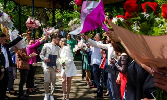 Peste 40 de cupluri clujene și-au spus „DA” la foișorul din Parcul Central