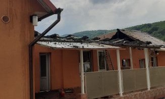 Pompierii s-au luptat aproape două ore cu un incendiu în Valea Drăganului