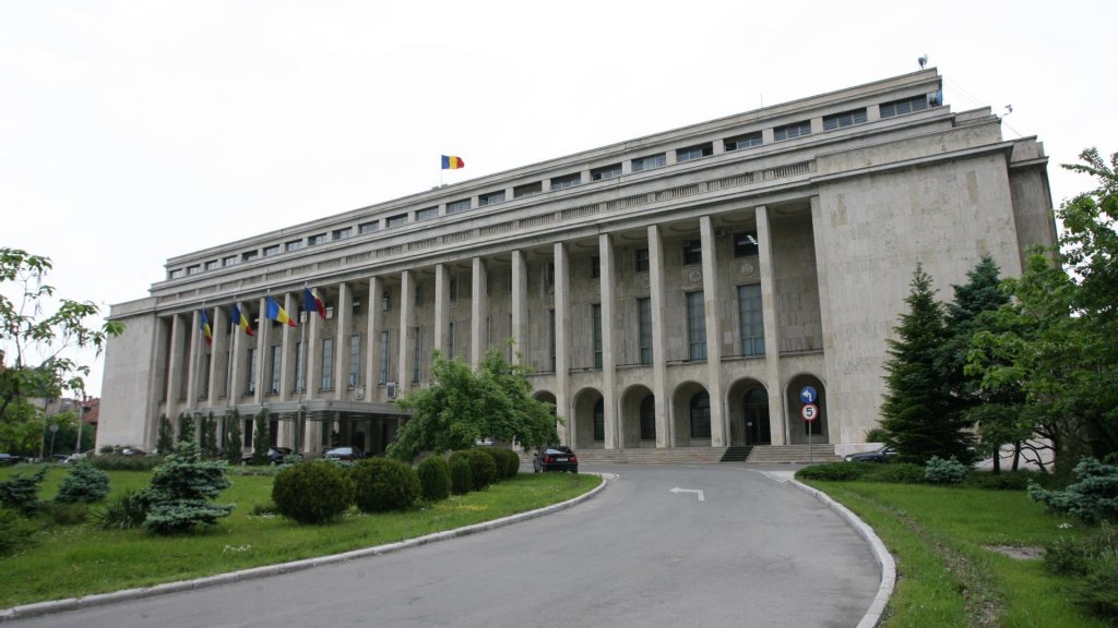 Guvernul pregătește ordonanţa de urgenţă care asigură majorarea veniturilor personalului din Educaţie