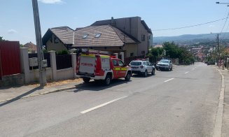 Bărbat de 87 de ani, prins sub un zid care s-a prăbușit pe o stradă din Cluj-Napoca. A intervenit descarcerarea