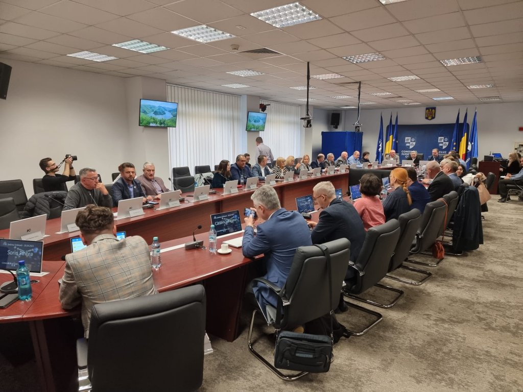 Ce gafă! Un consilier județean al Clujului și-a votat fiul într-un consiliu de administrație din subordinea instituției: „Asta e, îmi asum greșeala”