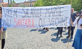 A șaptea zi de grevă generală în Învățământ. Profesorii clujeni protestează în Piața Unirii