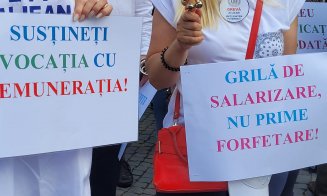 A șaptea zi de grevă generală în Învățământ. Profesorii clujeni protestează în Piața Unirii