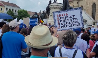 A șaptea zi de grevă generală în Învățământ. Peste 5.000 de profesori clujeni protestează în Piața Unirii