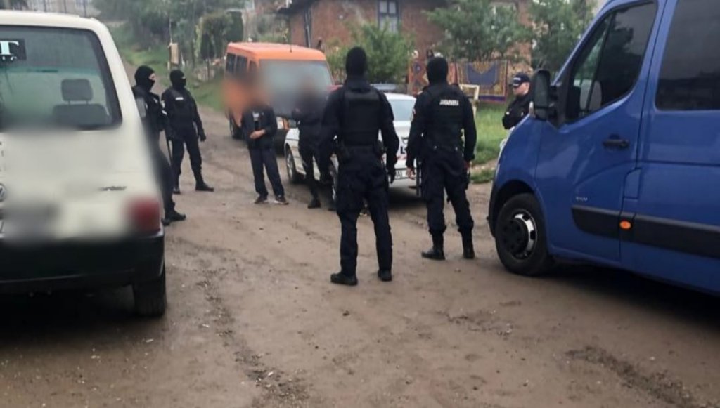 Amenzi de zeci de mii de lei în urma controalelor efectuate de polițiști într-o comună din Cluj