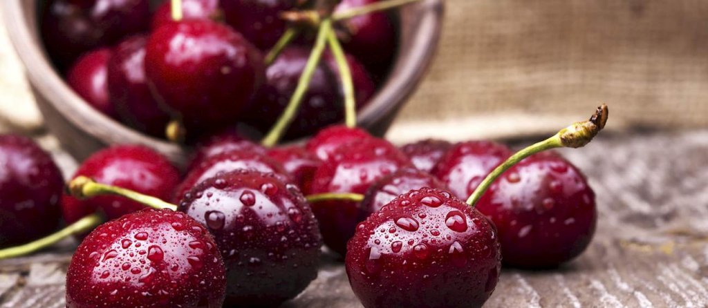 Super-alimentul verii. Slăbeşte şi detoxifică-ți organismul cu cireşe
