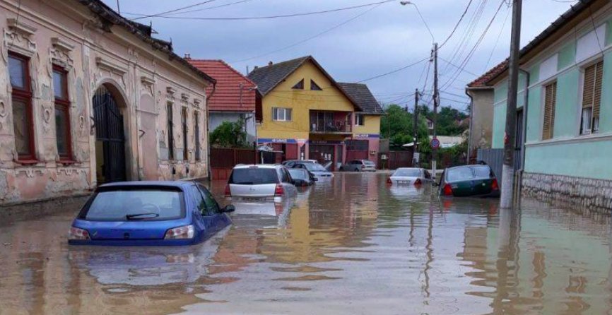 Codurile GALBEN și PORTOCALIU de inundații prelungite până duminică în județul CLUJ 