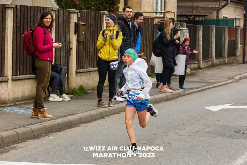 Emma, copilul-minune al crosurilor la 12 ani! A donat un premiu maternității unde s-a născut prematur
