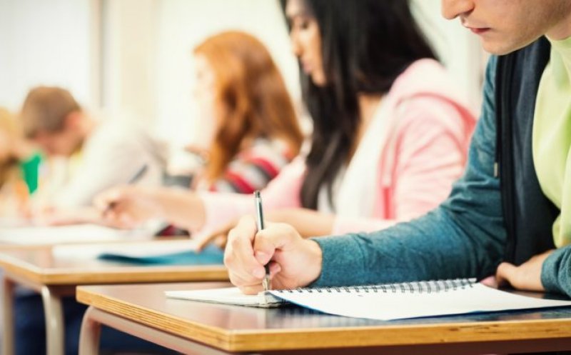 Profesorii și elevii au revenit la școală, după 13 zile de grevă generală/ Calendarul examenelor naționale