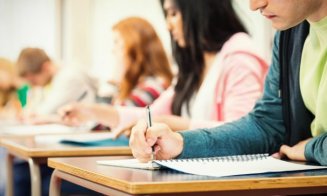 Profesorii și elevii au revenit la școală, după 13 zile de grevă generală/ Calendarul examenelor naționale