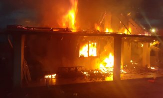Incendiu Cluj: Casă cuprinsă de flăcări. S-a făcut scrum