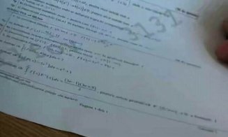 Scandal după ce subiectele de la Matematică au apărut în timp real în online. Fotografiile par a fi făcute cu camere ascunse