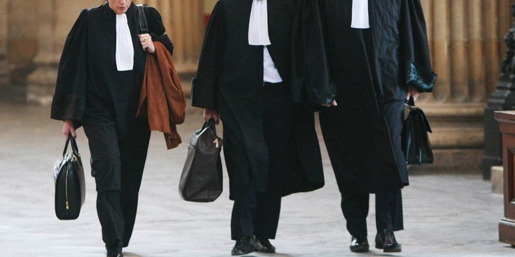 Un avocat din Cluj organizează un protest în stradă împotriva deciziei magistraților de a întrerupe activitatea instanțelor