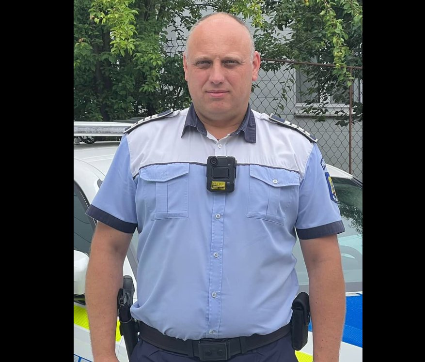 Eroul zilei! Cum a returnat un polițist clujean o borsetă cu bani: „Cum să vă mulțumesc?” / „Mergeți în concediu și dați-mi un mesaj că ați ajuns cu bine. Faceți copilul fericit!”