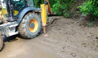 Scurgeri de aluviuni de pe versanți pe drumurile Gilău-Mărișel și Băișoara-Muntele Băișorii