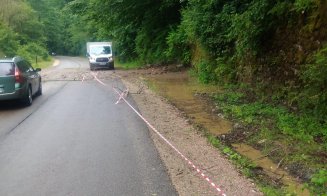Scurgeri de aluviuni de pe versanți pe drumurile Gilău-Mărișel și Băișoara-Muntele Băișorii